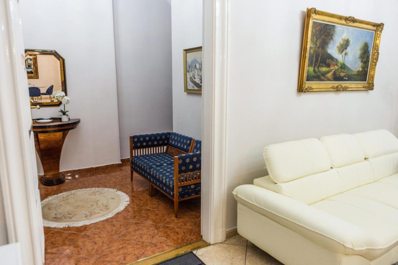 Luxury Downtown 3 Bedroom Apartment By Synagoge With Beautiful View Budapest Exterior foto