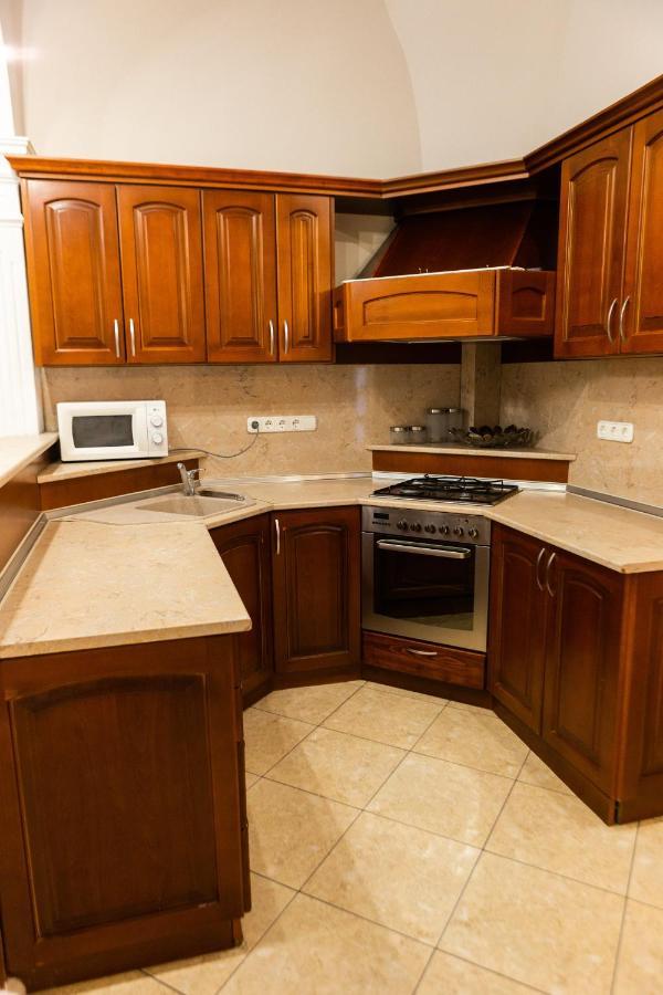 Luxury Downtown 3 Bedroom Apartment By Synagoge With Beautiful View Budapest Exterior foto